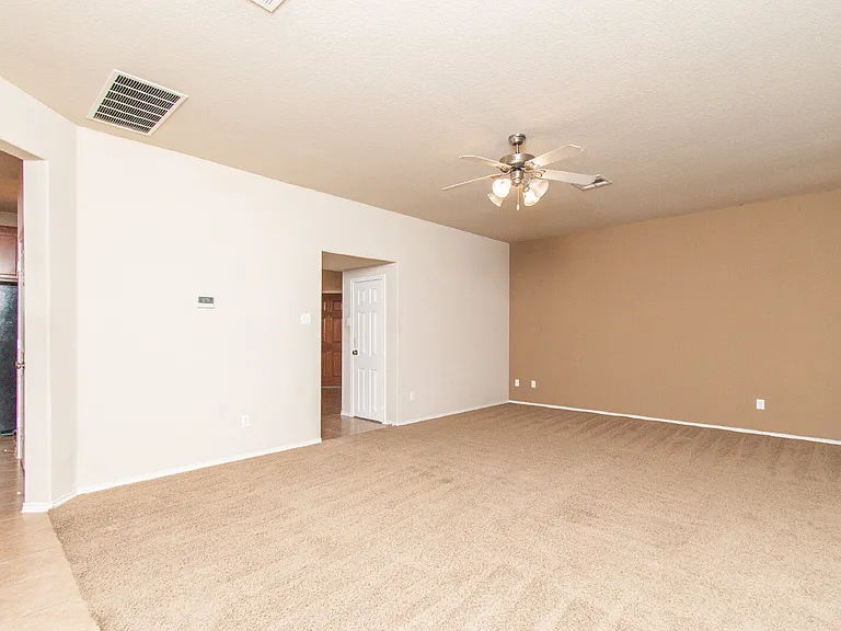 7109 Golden Oak Ln — Photo 8