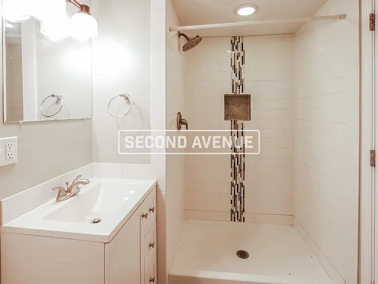 805 NW Canterbury Rd — Photo 15