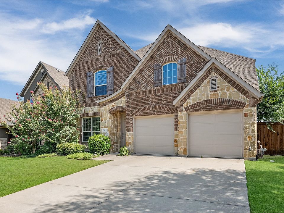 1st image of 925 Spring Falls Dr