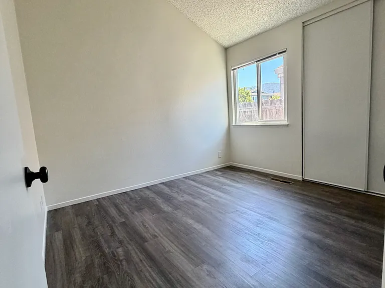 1108 Kelez Dr — Photo 9
