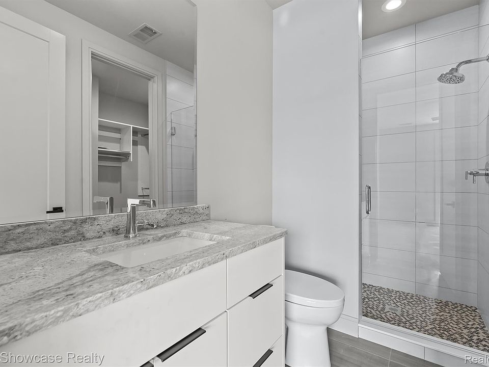 2559 Crystal Lake Dr, photo 20