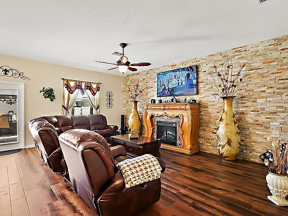 5th image of 13413 Lake Monroe Pl