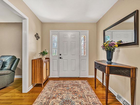 4th image of 1488 Henry Rd