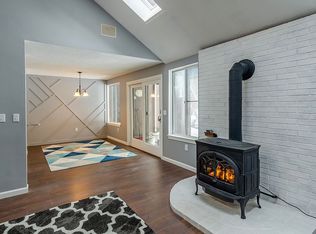12 Fay Memorial Dr, Tyngsboro, MA 01879