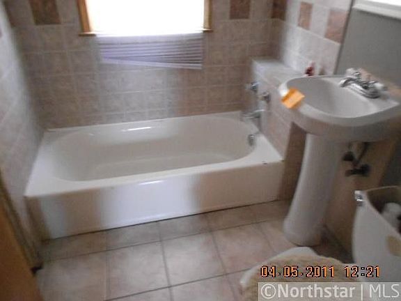 5th image of 1380 White Bear Ave N