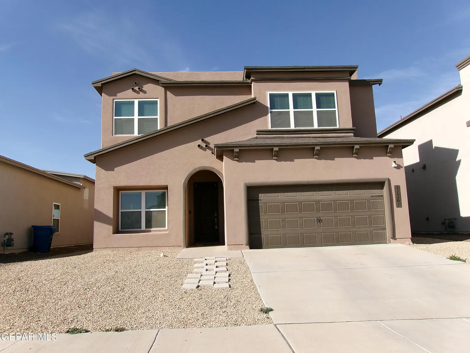 5 bed, 3.5 bath, 2664 sqft, $2,350 — Photo 1