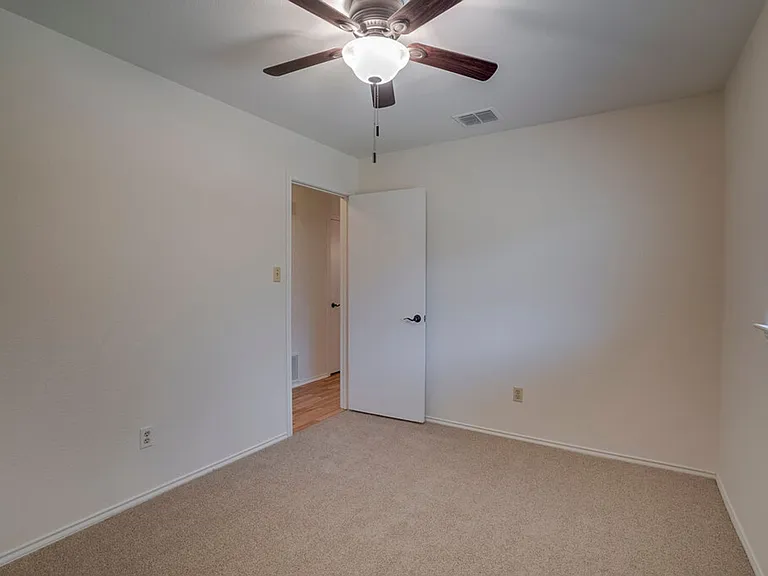 7004 Dallas Dr — Photo 16
