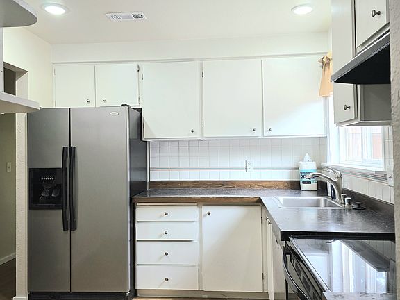 4th image of 26648 Timberlane Dr SE