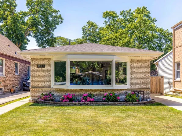 1220 Elliott St, Park Ridge, IL 60068