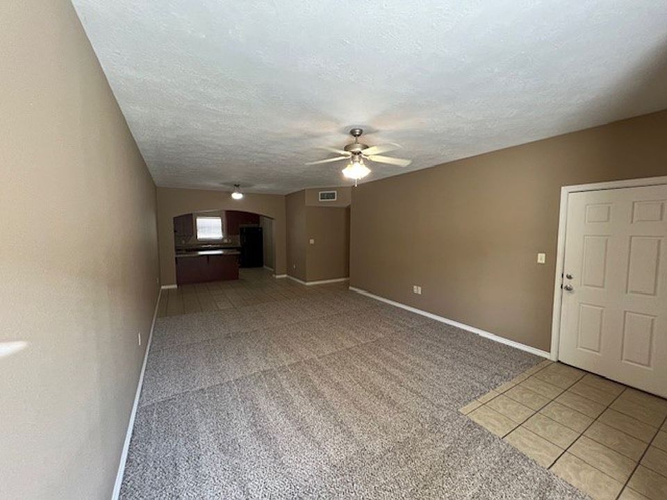 1st image of 114 W Lagrange St #4