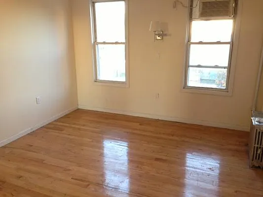 Rented by Capri Jet Realty Corp | media 4