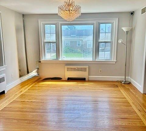 4th image of 111 Elsie St