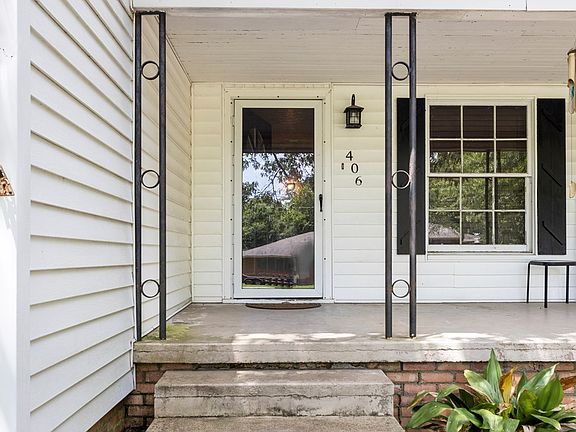 3rd image of 406 Vivion St
