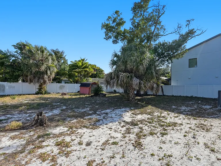 4004 W Watrous Ave — Photo 19