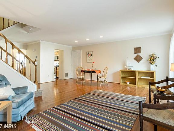 Open floorplan for varied furniture arrangements