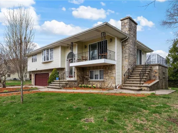 10 Stuart St, Warren, RI 02885