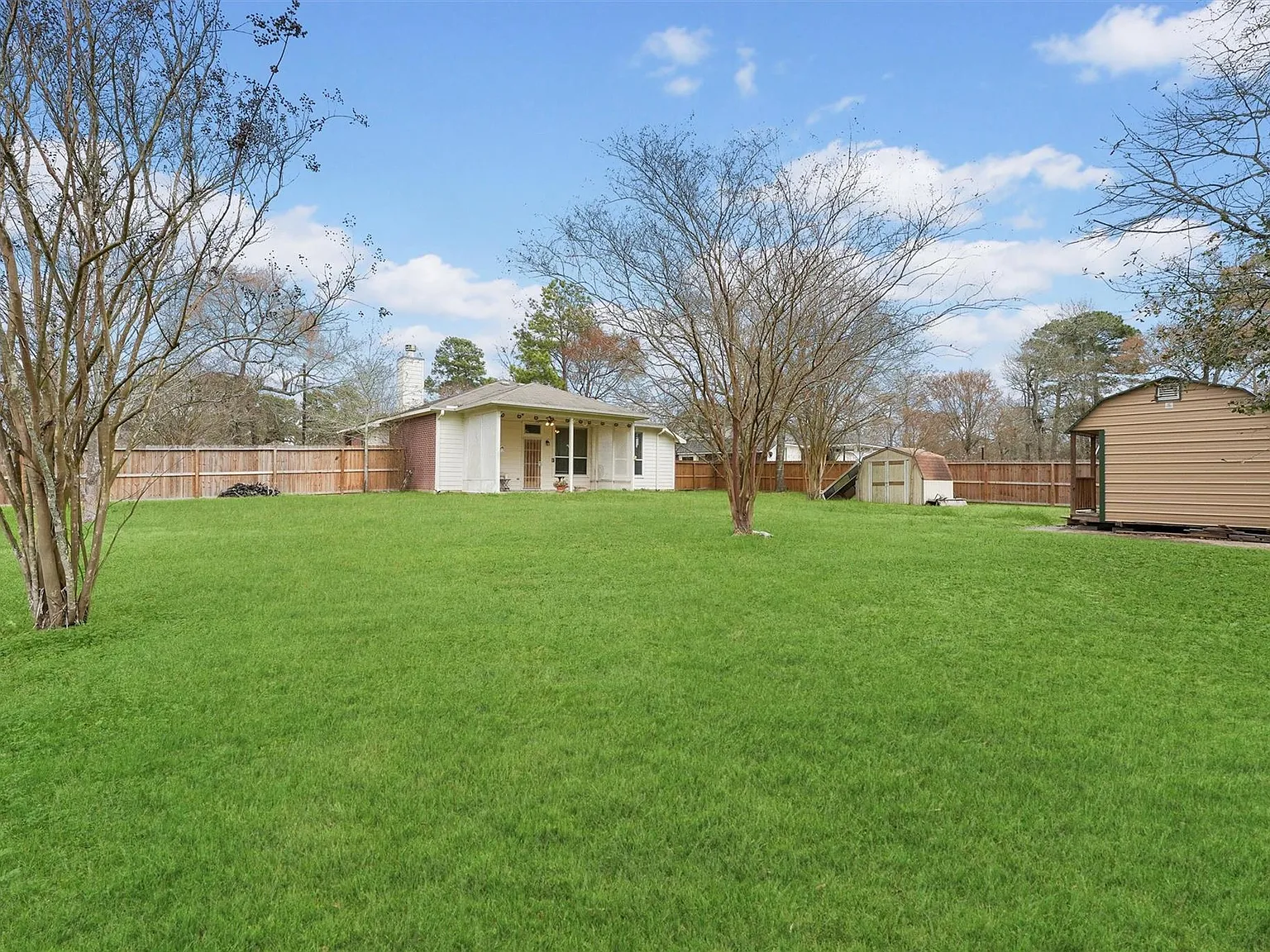 3 bed, 2.0 bath, 1755 sqft, $2,100 — Photo 3