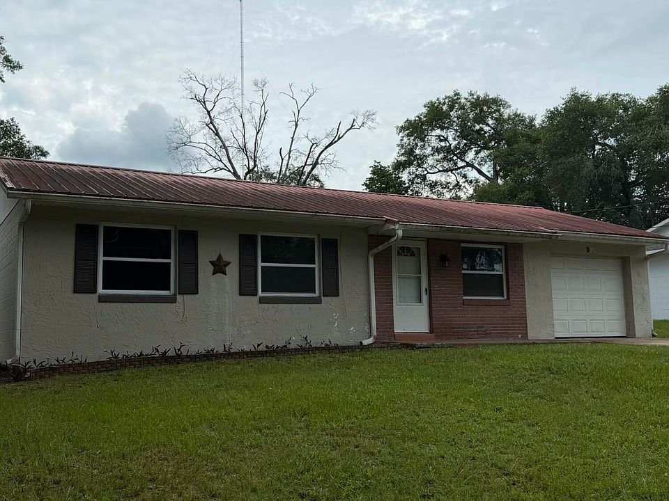 1st image of 990 Liskeard Ave