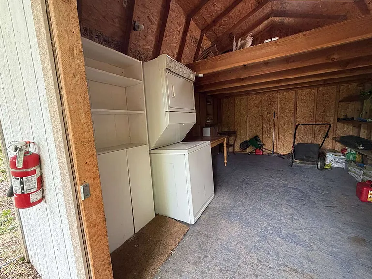 234 Hudson Ave — Photo 13