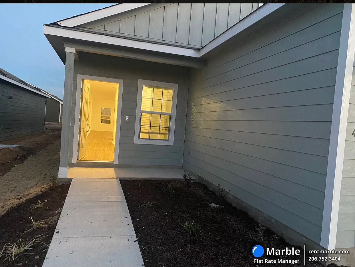 4 bed, 1627 sqft, $1,795 — Photo 3