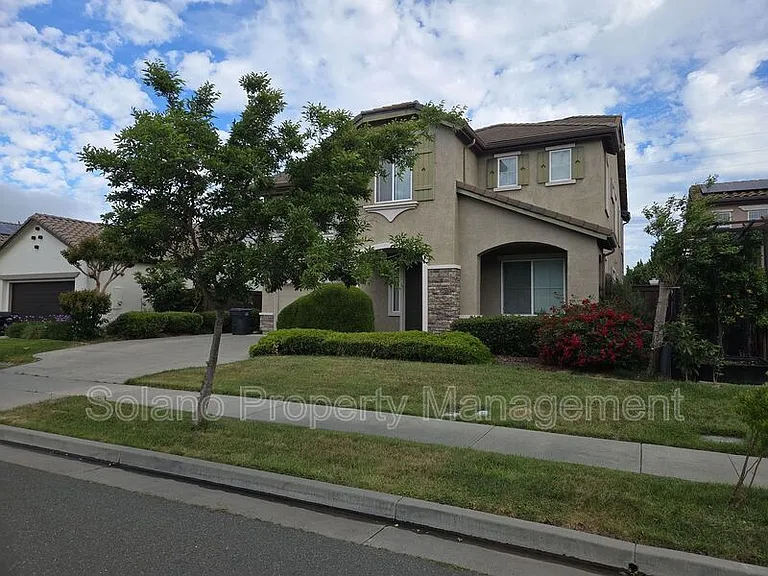 Antiquity Cir — Photo 2