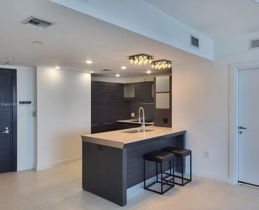 200 Biscayne Boulevard Way APT 4203, Miami, FL, 33131
