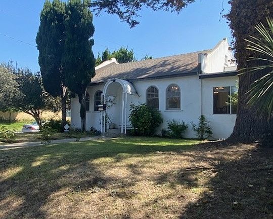 4th image of 2000 N Midvale Ave