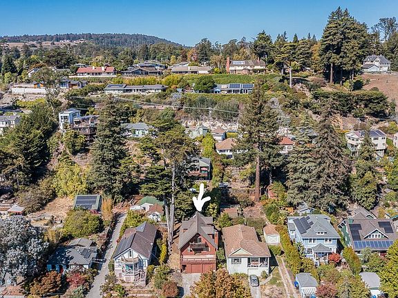 4th image of 424 Escalona Dr