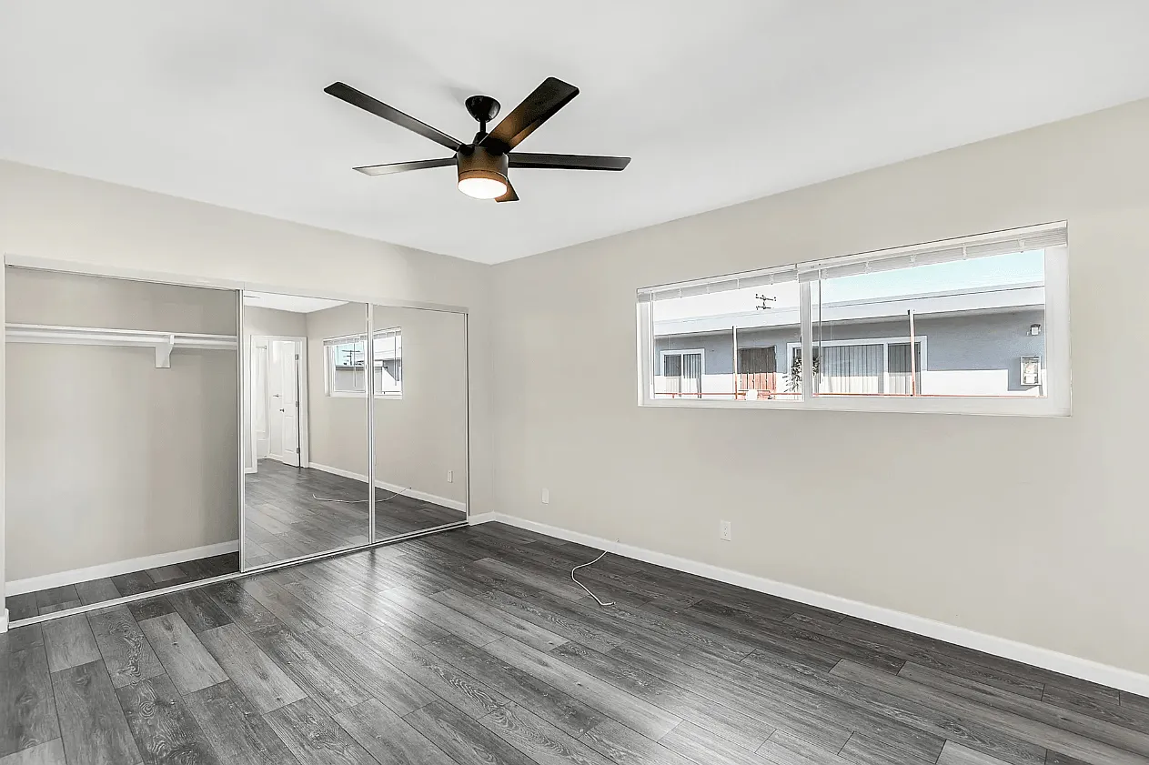 Courtyard Apartments at La Pat Place — Photo 4