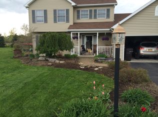 3994 Windy Knoll Ln, Livonia, NY 14487