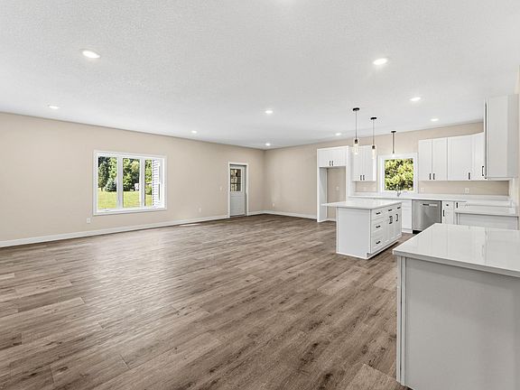 4th image of 33006 Hilary Cir