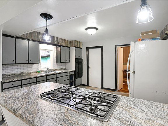 3rd image of 603 3rd St