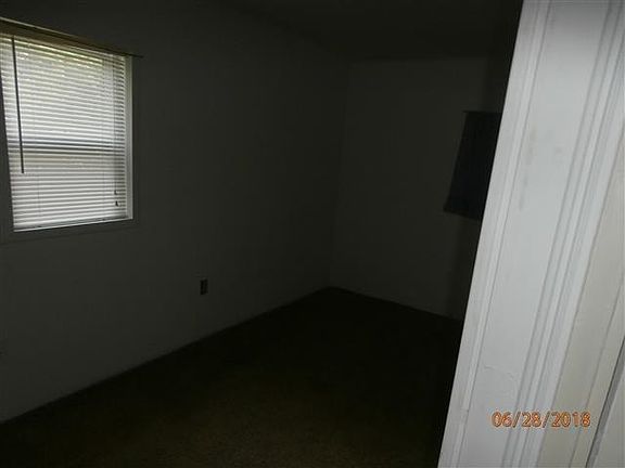 5th image of 303 S Pearl St