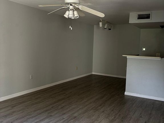 4th image of 3036 Parkway Blvd APT 204
