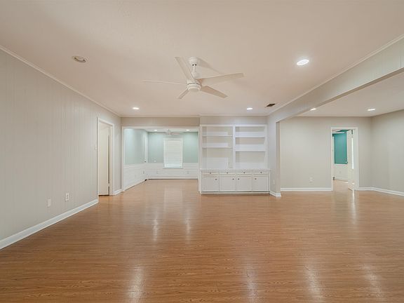 3rd image of 507 Sheffield Dr