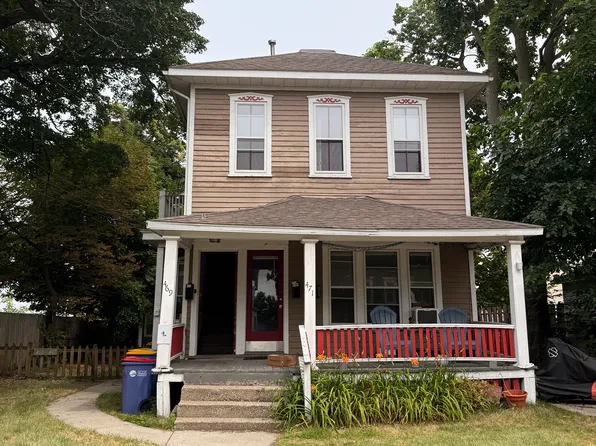 469 Crescent St NE, Grand Rapids, MI 49503