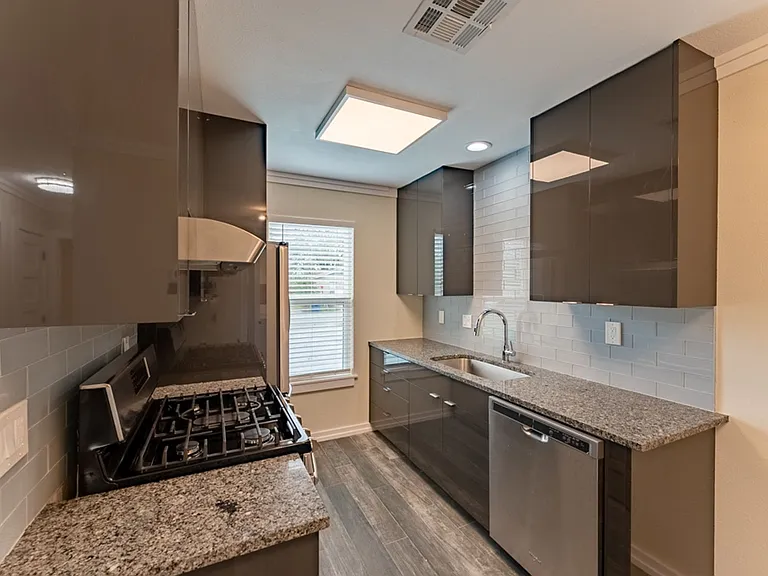 5702 Tracy Lynn Ln #B — Photo 10