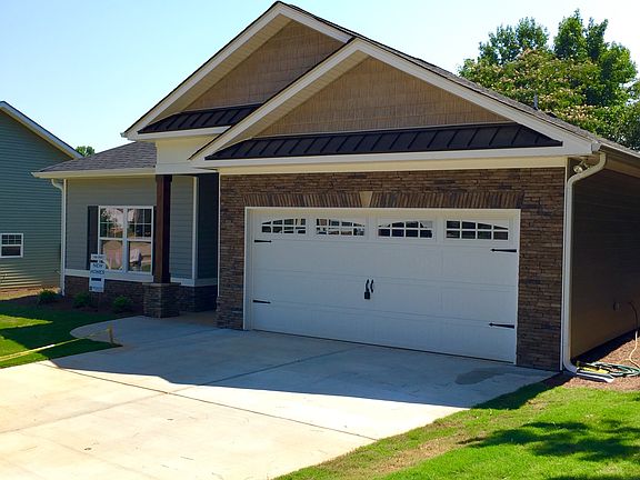 2nd image of 153 Autumn Glen Dr