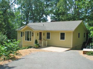 815 Red Hill Dr, Urbanna, VA 23175