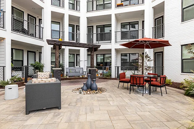 Vintage Gateway Apartments