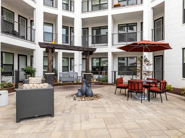 Vintage Gateway Apartments