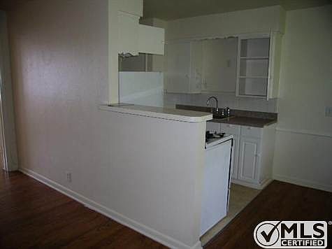 3rd image of 3604 San Jacinto St APT 202