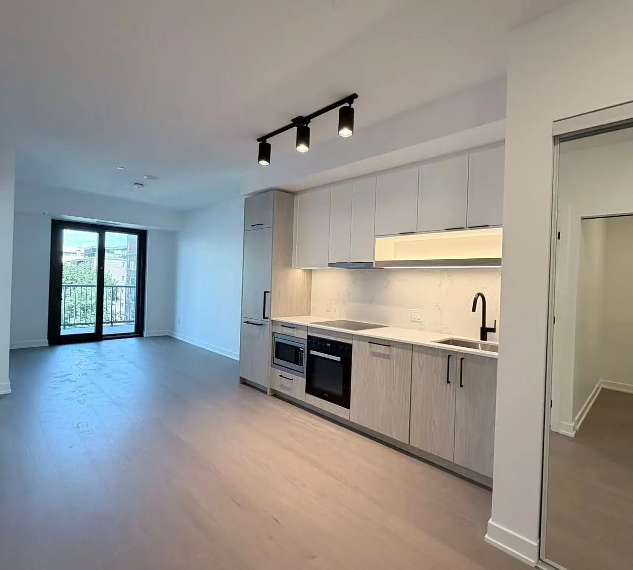 2 bed, $2,680 — Photo 4
