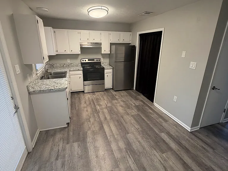38 Raleigh Ct — Photo 8