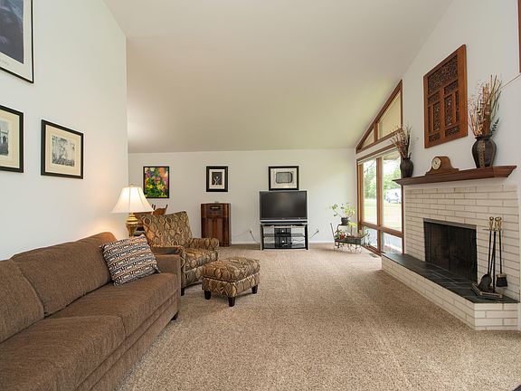 4th image of 5964 Scenic Way Dr