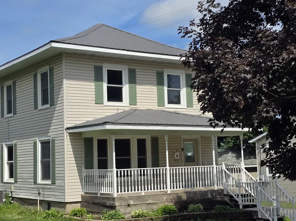 112 5th St NE, Dyersville, IA 52040