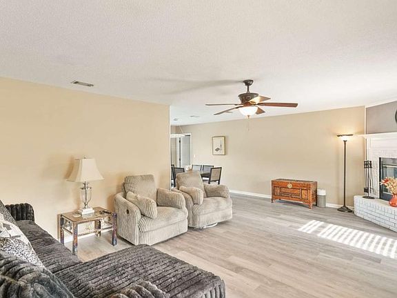 5th image of 132 Pleasant Way
