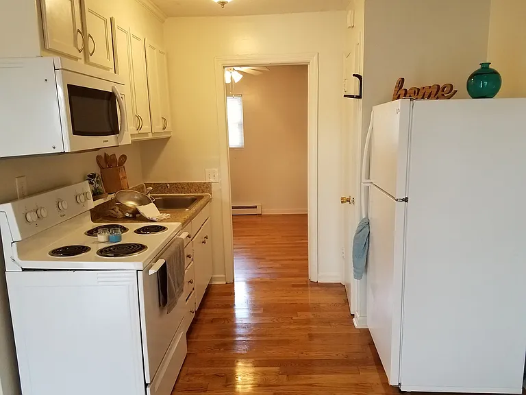 1212 Chapel Hill — Photo 3