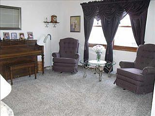2nd image of 115 Elmwood Ct