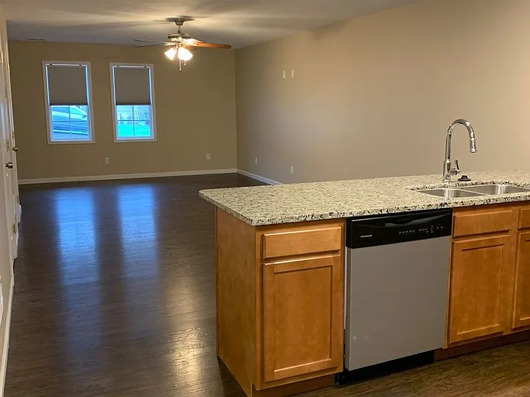 Graycliff Townhomes — Photo 23